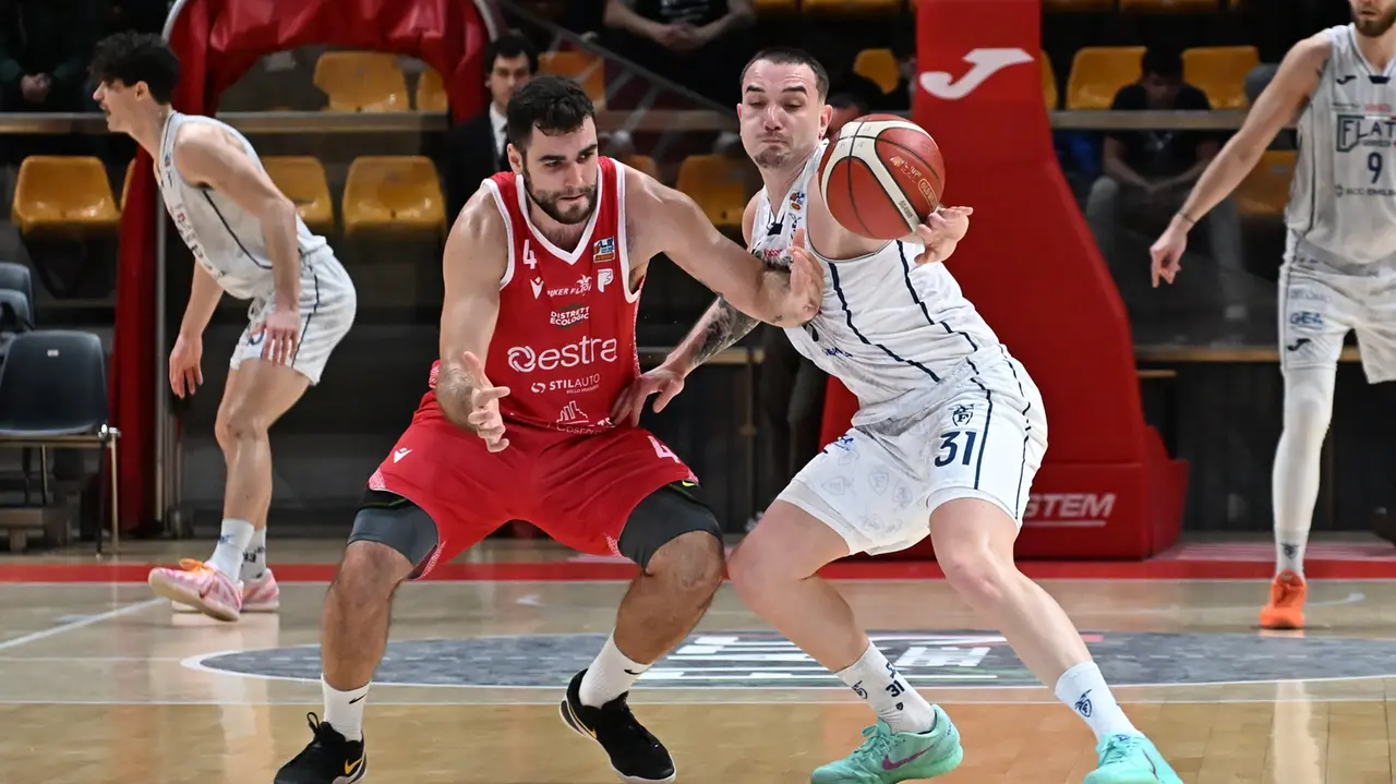 Fortitudo Bologna-Pistoia basket finisce 81-61 (foto Schicchi)
