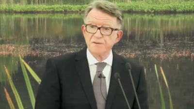 Fostul ambasador britanic în SUA și-a dat demisia din Partidul Laburist. Mandelson: „Au apărut noi legături între mine și Jeffrey Epstein” FOTO