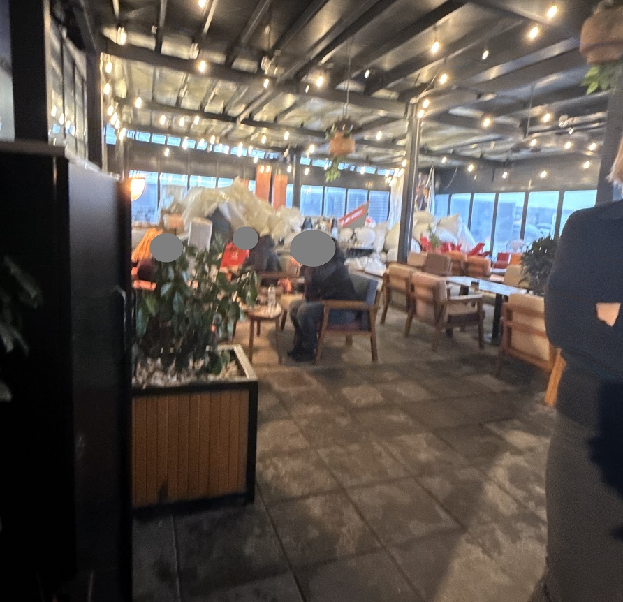 Controale ale polițiștilor locali în localurile din Timișoara: 28 de avertismente pentru fumat în spații închise