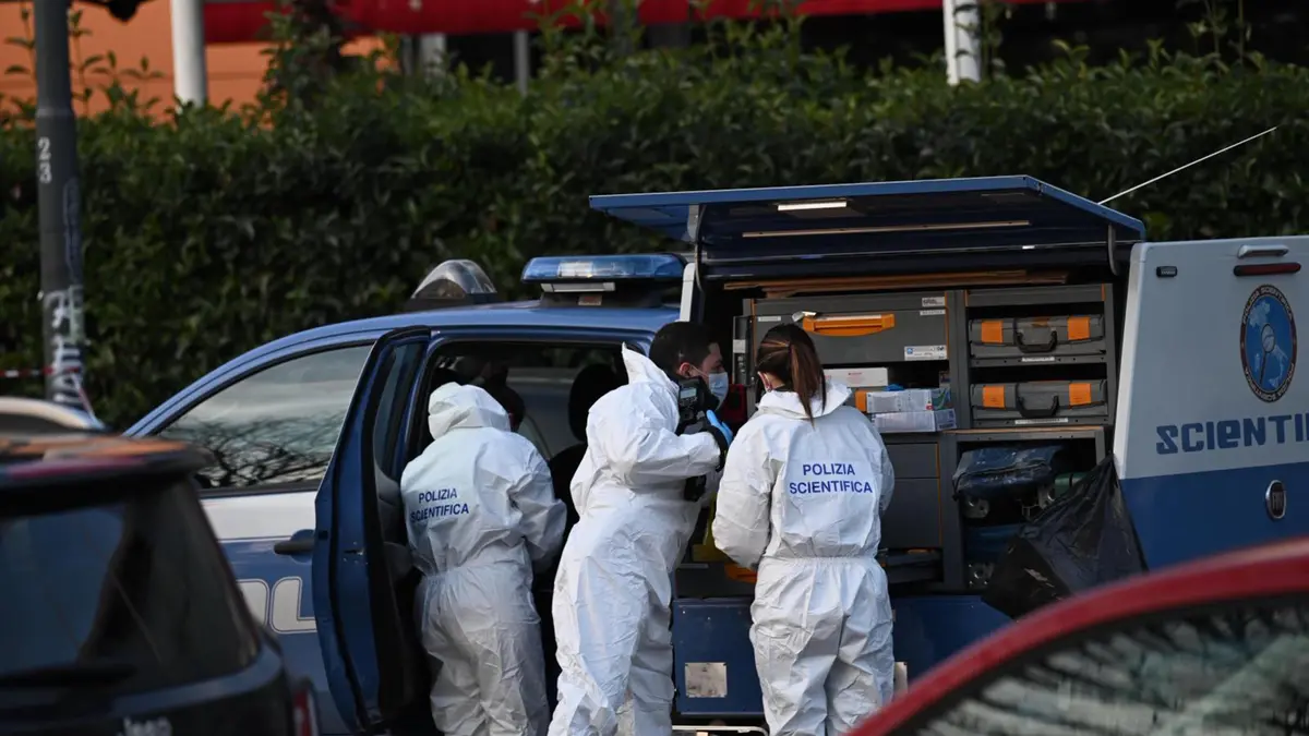 Sparatoria a Rogoredo tra la Polizia e un rapinatore: è grave