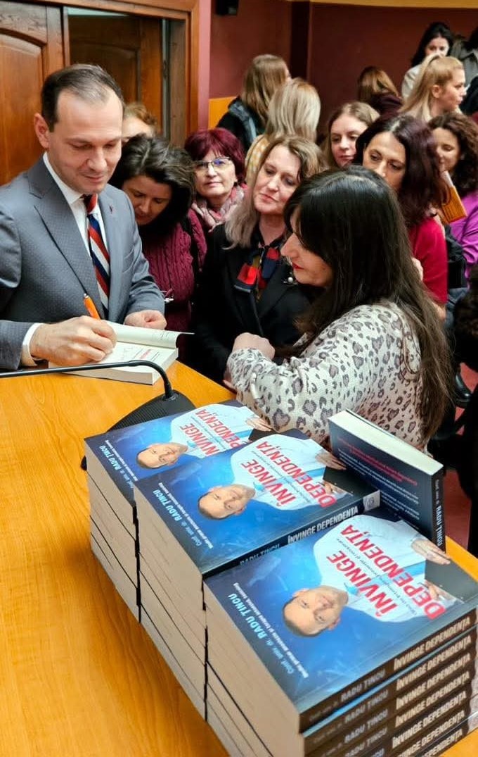 VIDEO și FOTO! Dr. Radu Țincu – seminar la ISJ Vrancea, despre prevenirea consumului de droguri și a altor adicții