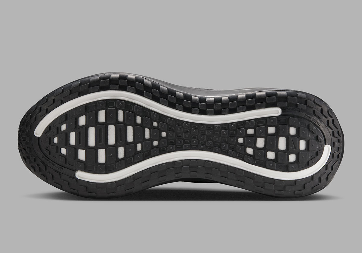 Nike Vomero Plus No Swoosh Black Io4482 002 3