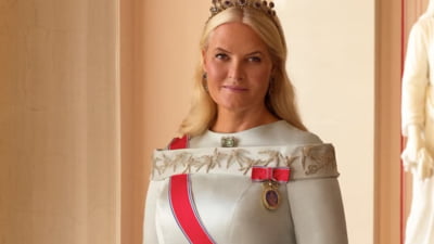 O prințesă europeană îi cerea sfaturi lui Jeffrey Epstein, inclusiv legate de expunerea fiului ei la imagini cu conținut sexual explicit O prințesă europeană îi cerea sfaturi lui Jeffrey Epstein, inclusiv legate de expunerea fiului ei la imagini cu conținut sexual explicit