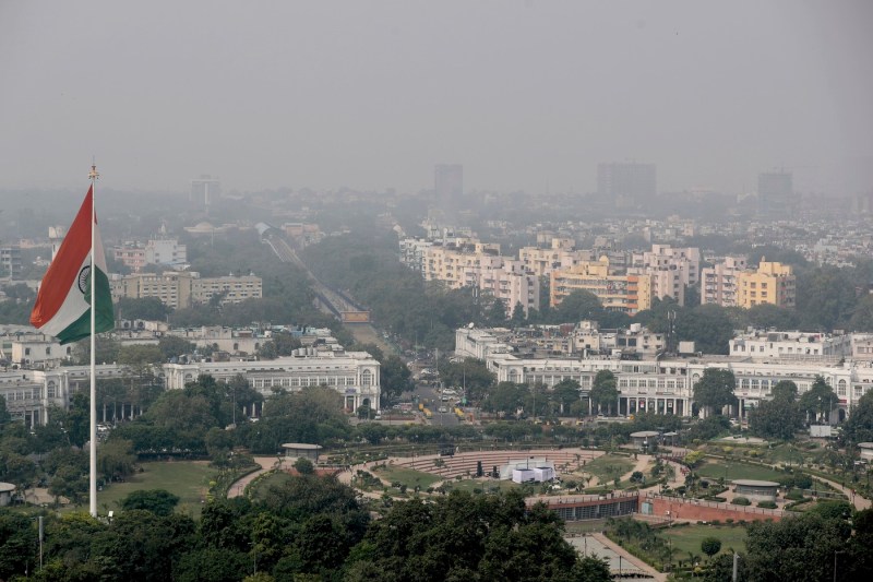 India îşi deschide pentru prima dată bursa investitorilor străini direcţi