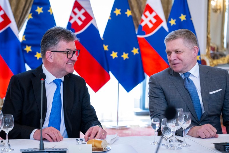 profimedia-0985083180-1 Scandalul Epstein ajunge în Slovacia. Un consilier al premierului Fico a fost nevoit să demisioneze