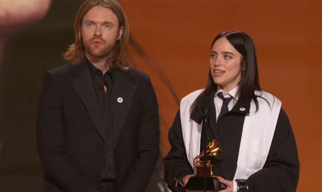 Atacuri la adresa lui Trump și a ICE pe scena premiilor Grammy: „Fuck ICE! Nimeni nu este ‘ilegal’ pe un pământ furat” VIDEO