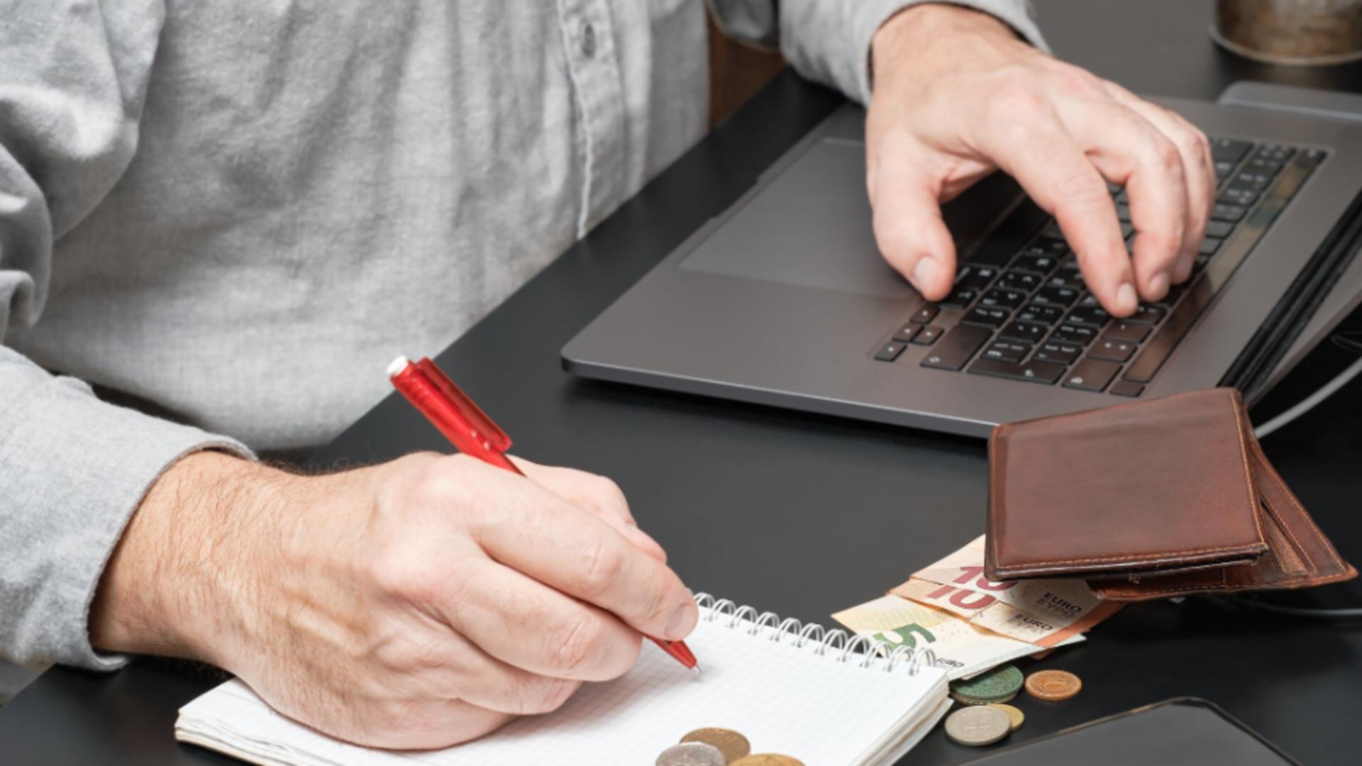 Salariile românilor, printre cele mai mici din UE. Doar două țări își plătesc angajații cu mai puțini bani decât noi