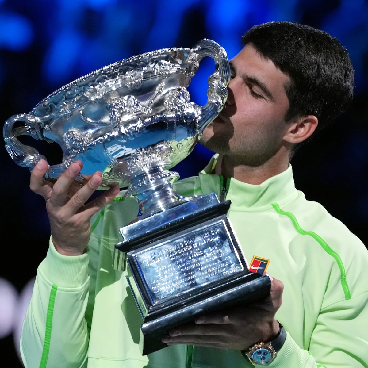 Alcaraz hace historia tras alzar el Open de Australia y se convierte en el tenista más joven con los cuatro Grand Slams