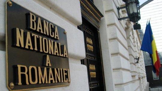 Incertitudinile politice interne, „risc la adresa cursului valutar”