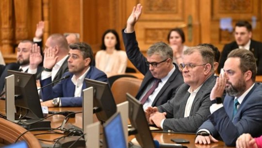 Sesiune extraordinară la Parlament