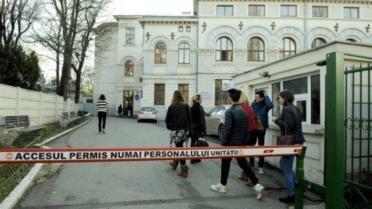Proiectul uniformelor școlare obligatorii, în dezbaterea comisiilor decizionale