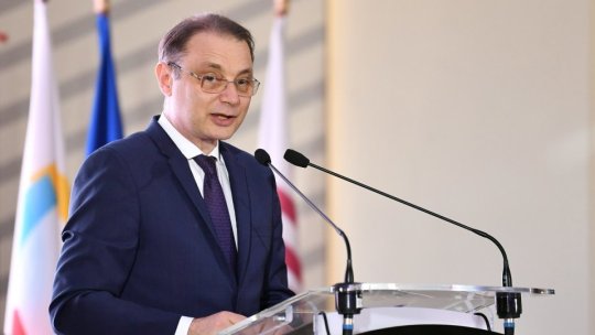 Premierul desemnat, Luca Niculescu, depune în Parlament lista miniştrilor și programul de guvernare